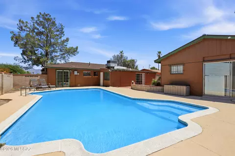 5526 E 20th St, Tucson, AZ 85711