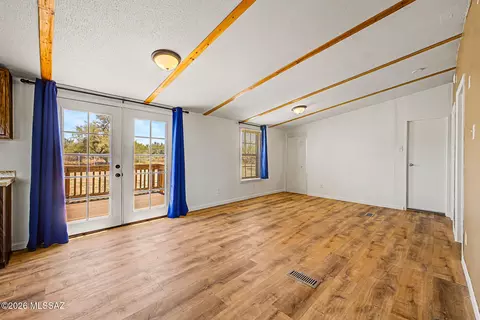 Living - 13875 E Collie Dr, Vail, AZ 85641 photo 4 of 8