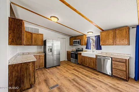 Kitchen - 13875 E Collie Dr, Vail, AZ 85641 photo 1 of 3