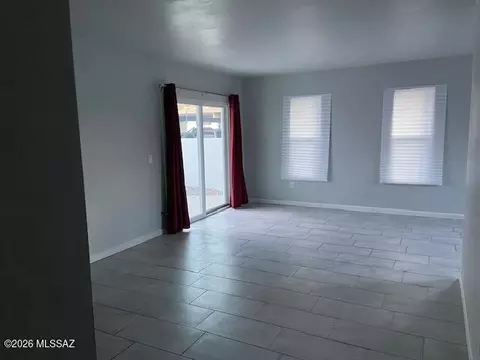 Living - 600 E River Rd # C, Tucson, AZ 85704 photo 1 of 4