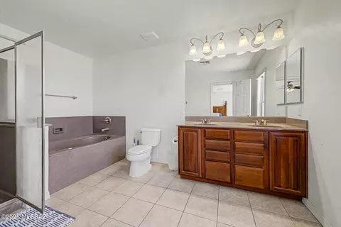 Bath - 3602 E Canter Rd, Tucson, AZ 85739 photo 2 of 4
