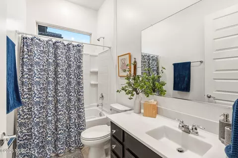Bath - 17629 S Ridgerunner Dr, Vail, AZ 85641 photo 4 of 4