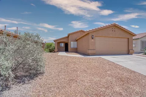 7992 N Siskiyou Dr, Tucson, AZ 85743