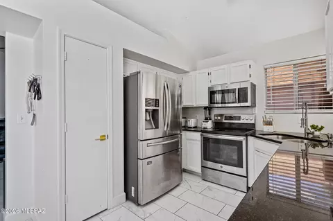 Kitchen - 5418 S Wembly Rd, Tucson, AZ 85746 photo 1 of 2