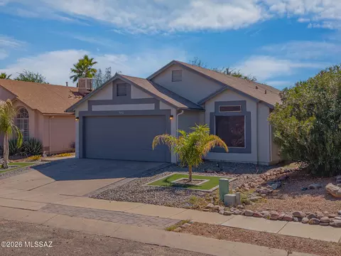 Exterior - 5418 S Wembly Rd, Tucson, AZ 85746 photo 2 of 5