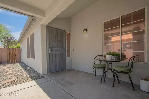 Exterior - 5418 S Wembly Rd, Tucson, AZ 85746 photo 5 of 5