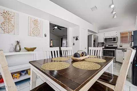 Dining - 5418 S Wembly Rd, Tucson, AZ 85746 photo 2 of 5
