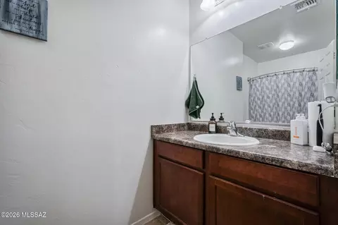 Bath - 6726 E Sea Horse Rd, Tucson, AZ 85756 photo 5 of 6
