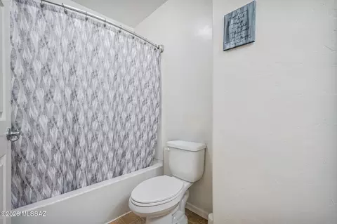 Bath - 6726 E Sea Horse Rd, Tucson, AZ 85756 photo 6 of 6