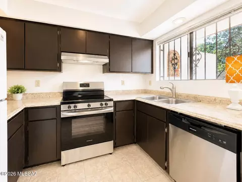 3750 N Country Club Rd #46, Tucson, AZ 85716