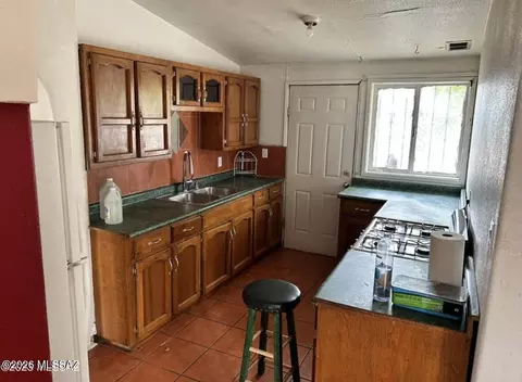 2314 E 35th St, Tucson, AZ 85713 photo 4