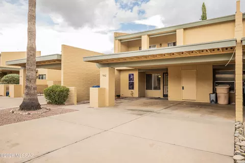 7842 E Rosewood St, Tucson, AZ 85710