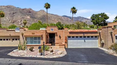 6462 N Val Dosta Dr, Tucson, AZ 85718