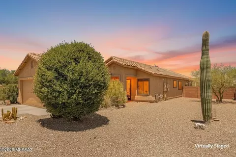744 W Echo Mesa Dr, Green Valley, AZ 85614