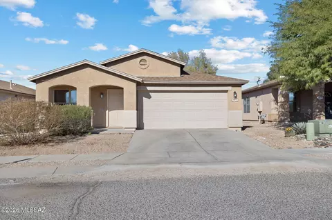10013 E Rocky Wash Dr, Tucson, AZ 85748