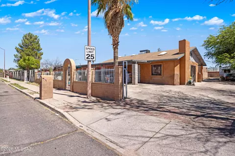 843 W Wyoming St, Tucson, AZ 85706