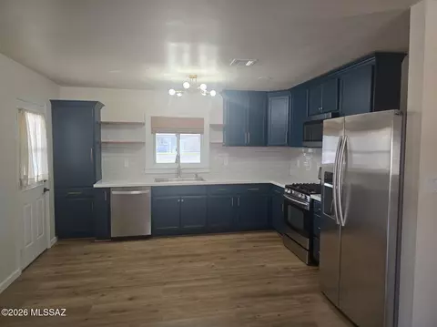 Kitchen - 370 N Cochise Ave, Willcox, AZ 85643 photo 2 of 3