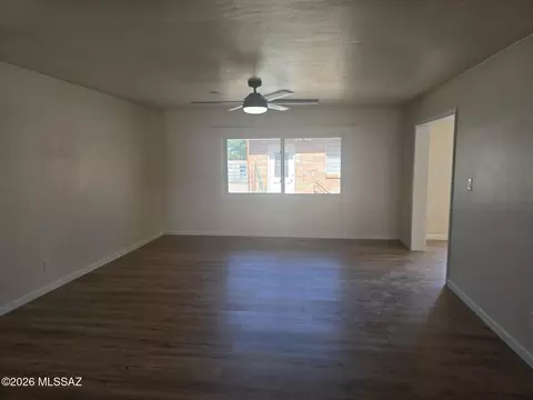 Living - 370 N Cochise Ave, Willcox, AZ 85643 photo 1 of 2