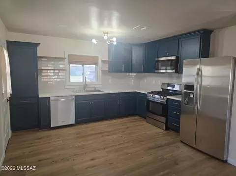 Kitchen - 370 N Cochise Ave, Willcox, AZ 85643 photo 3 of 3