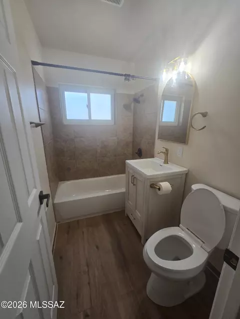 Bath - 370 N Cochise Ave, Willcox, AZ 85643 photo 1 of 3