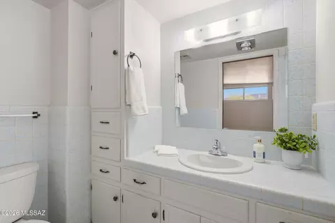 Bath - 11155 E Saint James Rd, Tucson, AZ 85748 photo 2 of 4
