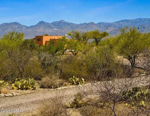 11155 E Saint James Rd, Tucson, AZ 85748