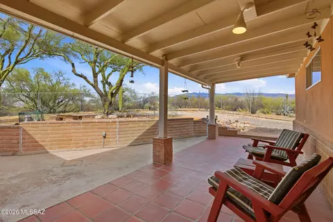 Exterior - 11155 E Saint James Rd, Tucson, AZ 85748 photo 5 of 7
