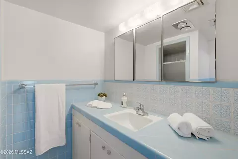 Bath - 11155 E Saint James Rd, Tucson, AZ 85748 photo 4 of 4