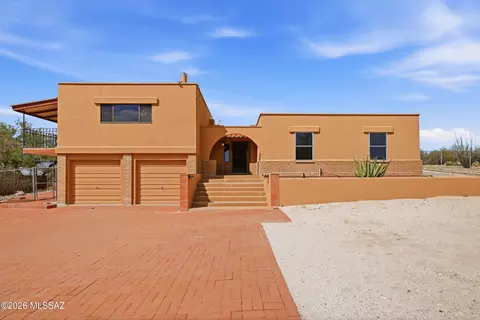 Exterior - 11155 E Saint James Rd, Tucson, AZ 85748 photo 2 of 7