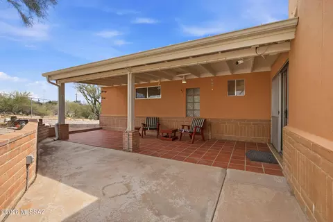 Exterior - 11155 E Saint James Rd, Tucson, AZ 85748 photo 7 of 7