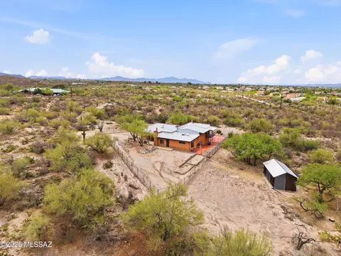 View/Area - 11155 E Saint James Rd, Tucson, AZ 85748 photo 1 of 5