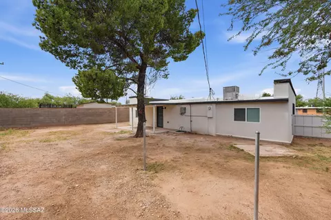 Exterior - 5497 S Canada Dr, Tucson, AZ 85706 photo 5 of 7