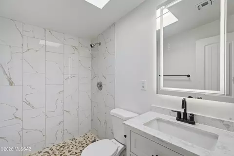Bath - 5497 S Canada Dr, Tucson, AZ 85706 photo 2 of 2
