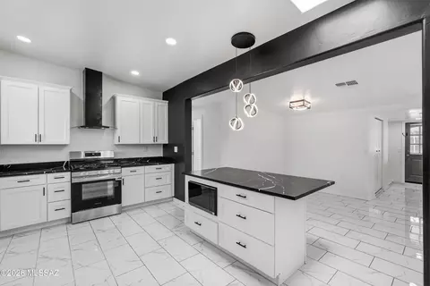 Kitchen - 5497 S Canada Dr, Tucson, AZ 85706 photo 3 of 6
