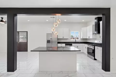 Kitchen - 5497 S Canada Dr, Tucson, AZ 85706 photo 5 of 6