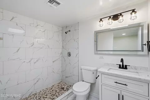 Bath - 5497 S Canada Dr, Tucson, AZ 85706 photo 1 of 2