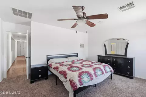 Bedroom - 5929 E Cedarbird Dr, Tucson, AZ 85756 photo 1 of 8