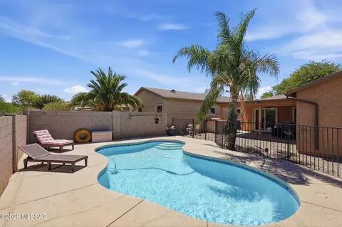 Exterior - 5929 E Cedarbird Dr, Tucson, AZ 85756 photo 2 of 11