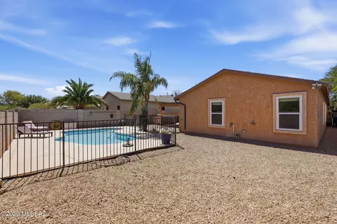 Exterior - 5929 E Cedarbird Dr, Tucson, AZ 85756 photo 6 of 11