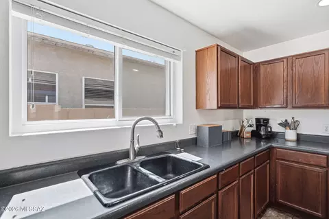 Kitchen - 5929 E Cedarbird Dr, Tucson, AZ 85756 photo 6 of 7