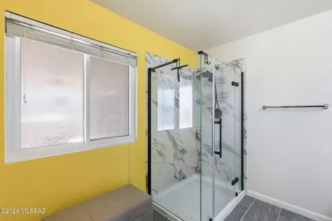 Bath - 5929 E Cedarbird Dr, Tucson, AZ 85756 photo 2 of 4