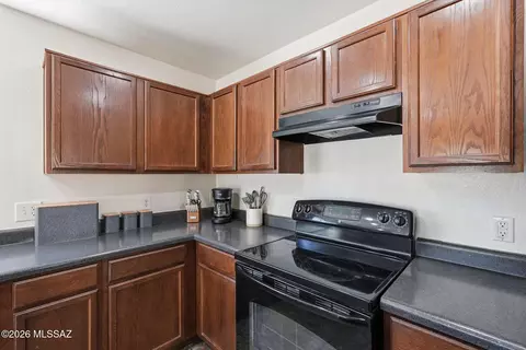 Kitchen - 5929 E Cedarbird Dr, Tucson, AZ 85756 photo 5 of 7