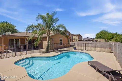 Exterior - 5929 E Cedarbird Dr, Tucson, AZ 85756 photo 4 of 11