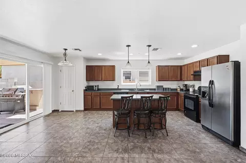 Kitchen - 5929 E Cedarbird Dr, Tucson, AZ 85756 photo 1 of 7