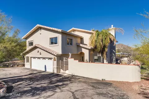1140 S Singing Bird Ct, Tucson, AZ 85745