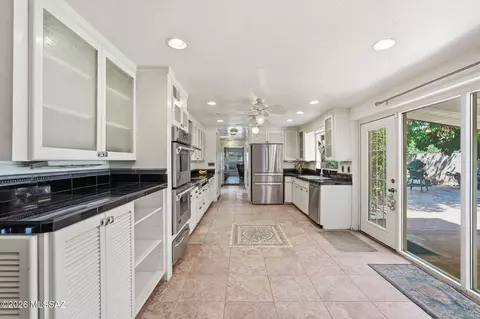 6550 E Miramar Dr, Tucson, AZ 85715