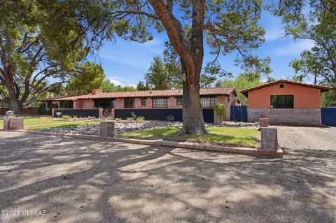 6550 E Miramar Dr, Tucson, AZ 85715