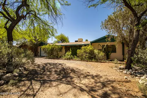 2806 E Seneca St, Tucson, AZ 85716