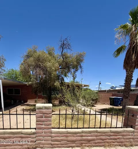 1 Elvado Rd, Tucson, AZ 85756