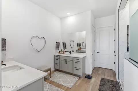 Bath - 12866 E Tortoise Pointe Dr, Vail, AZ 85641 photo 1 of 5